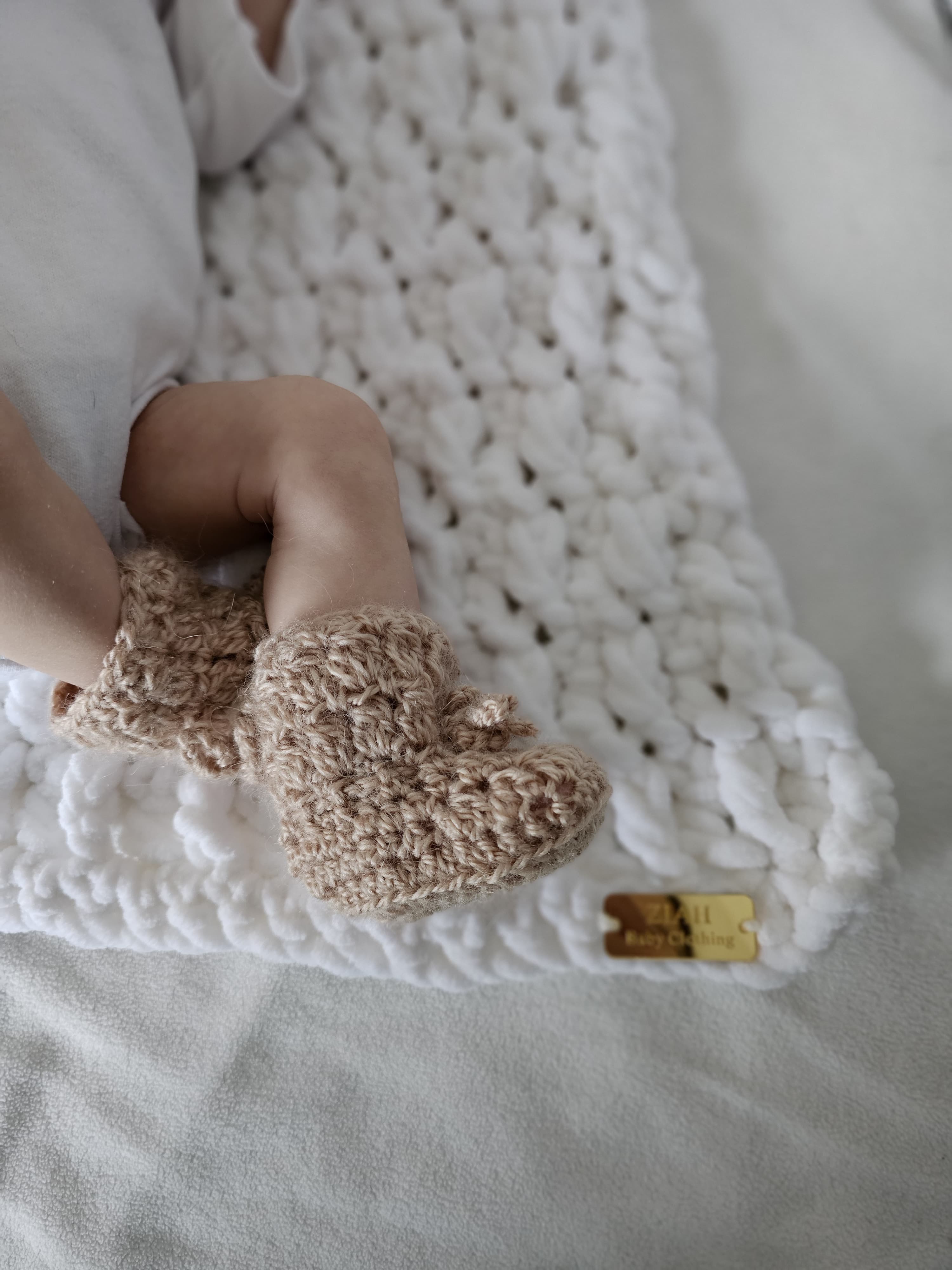 AW1 - Ziah Mohair Bear Bonnet & Booties Grey