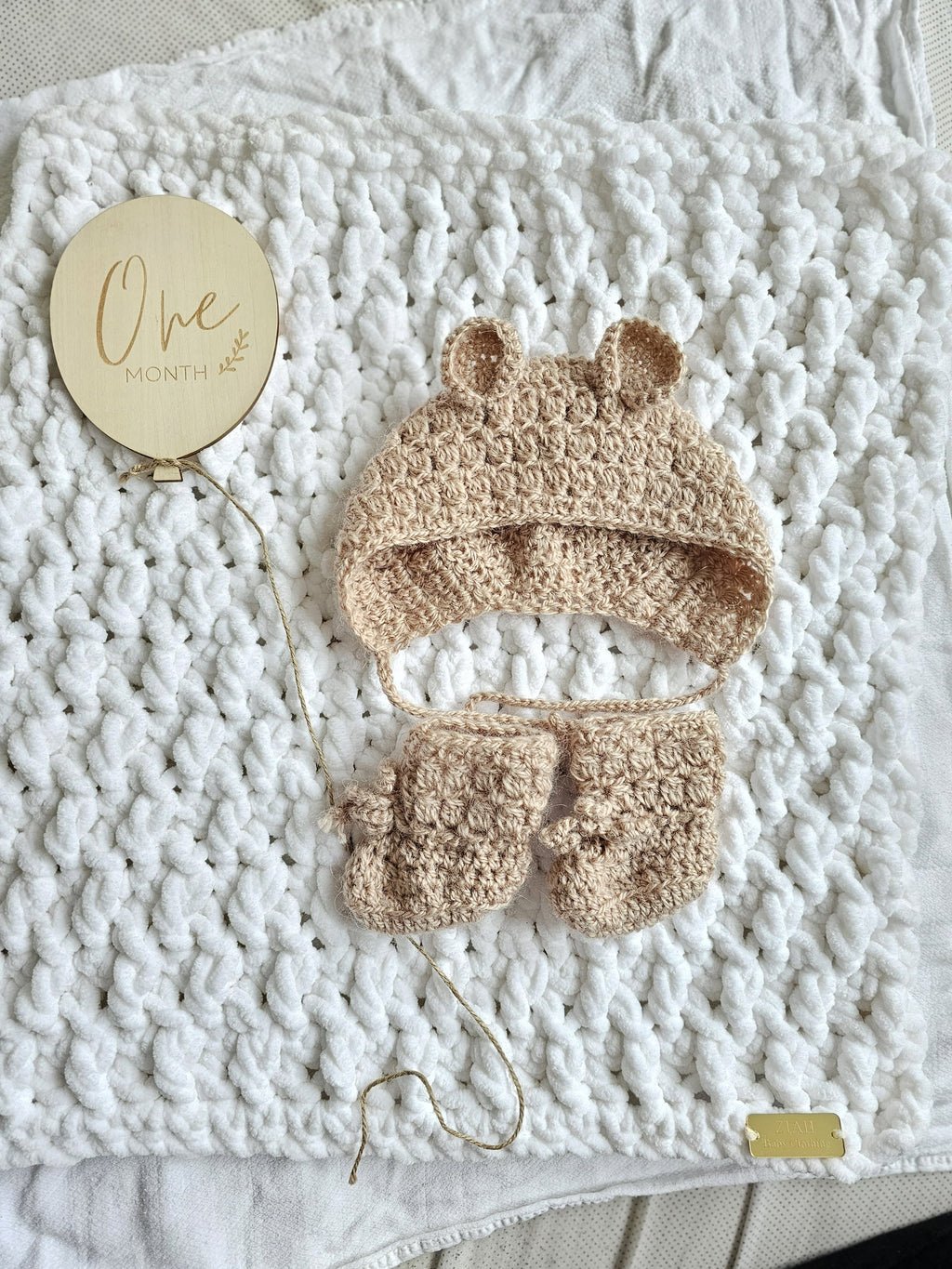 AW1 - Ziah Mohair Bear Bonnet & Booties Grey
